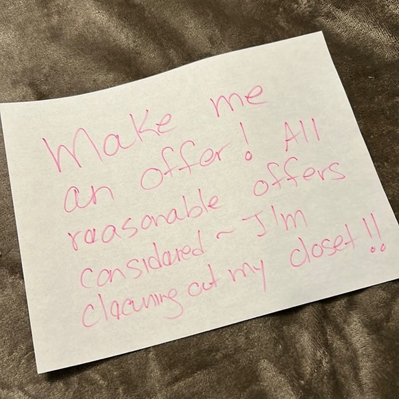 Meet your Posher, Laura - Picture 2 of 2